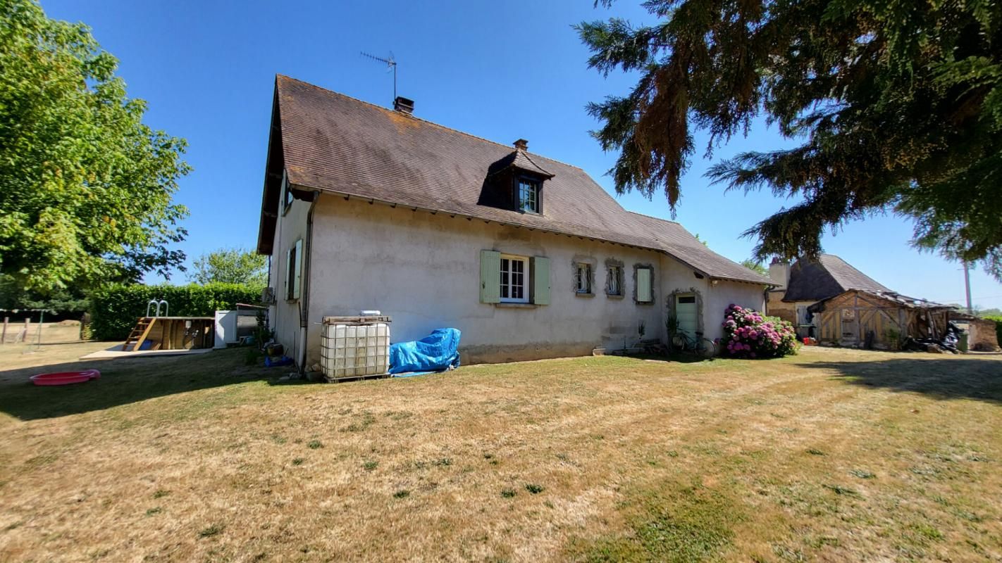 SAINT-LAURENT-DES-HOMMES Maison proche Saint Laurent Des Hommes 5 chambres 163 m2 et terrain 8000 m² 3