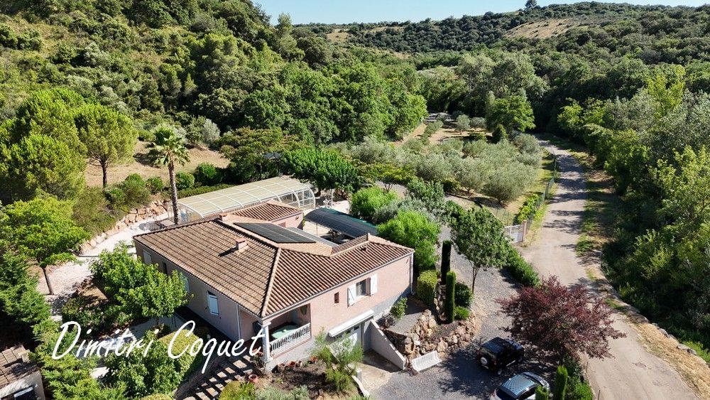 Villa  4 chambres piscine,sous-sol et oliveraie
