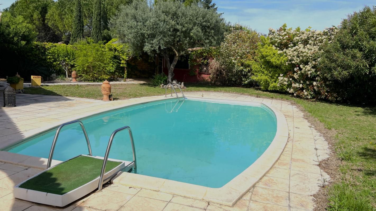 CLERMONT-L'HERAULT Villa 140 m2 avec piscine, parc et dépendance 85 m2 2