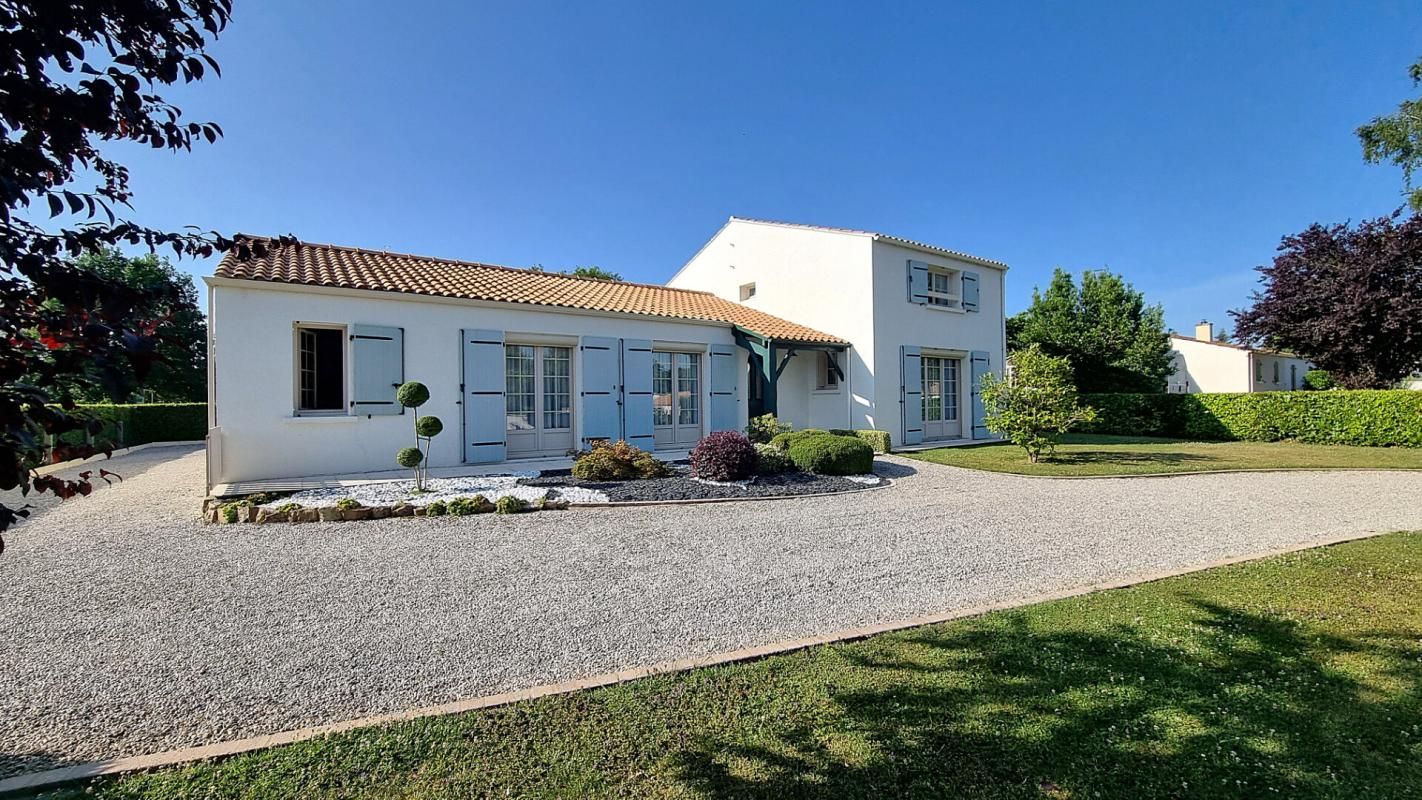SAINT-FLORENT-DES-BOIS Maison Rives De L Yon 7 pièce(s) 145 m2 2