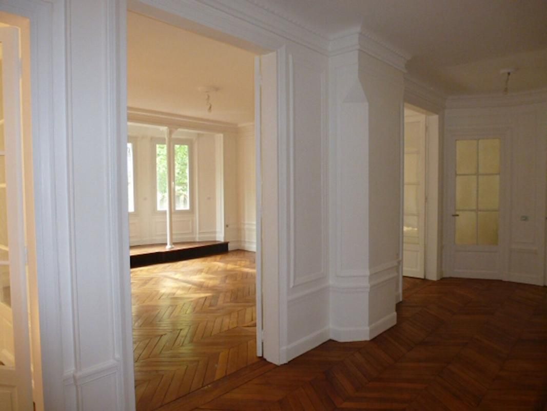 PARIS-6E-ARRONDISSEMENT Rare ! Très bel appartement familial de 8 pièces Boulevard Raspail 75006 3
