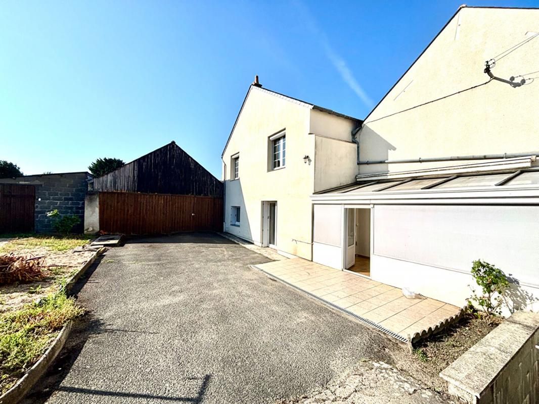VARRAINS Maison Varrains 5 pièce(s) 104m2 1