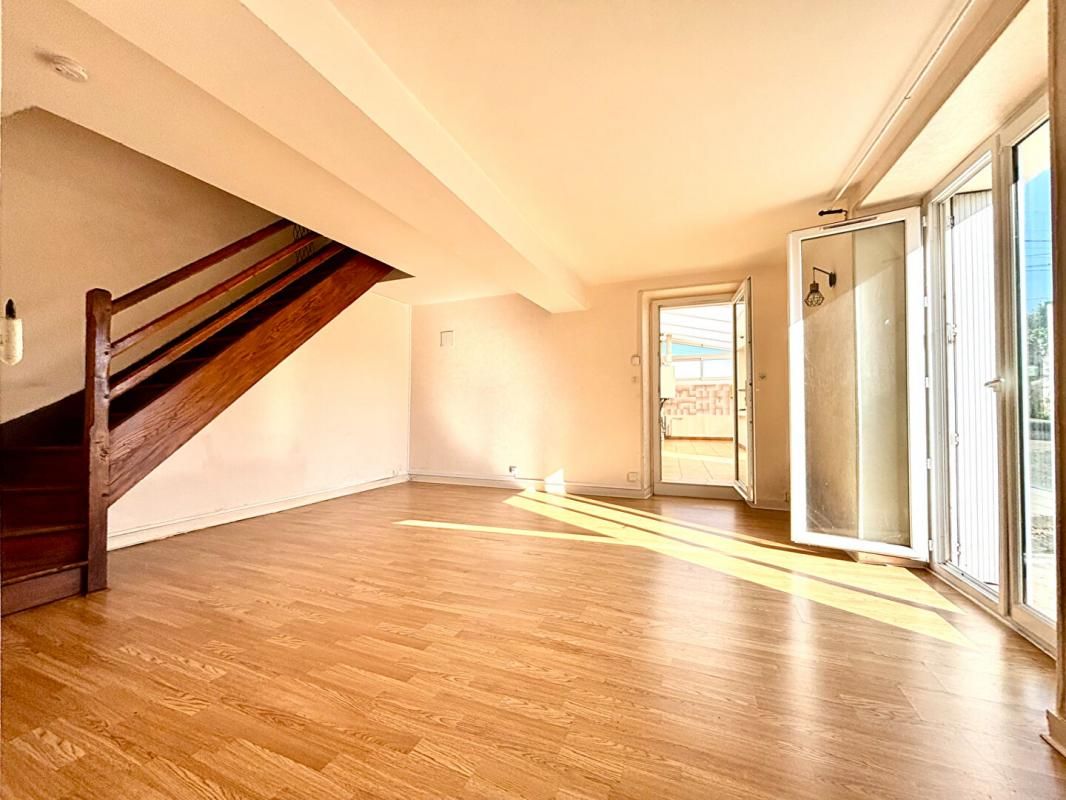 VARRAINS Maison Varrains 5 pièce(s) 104m2 2