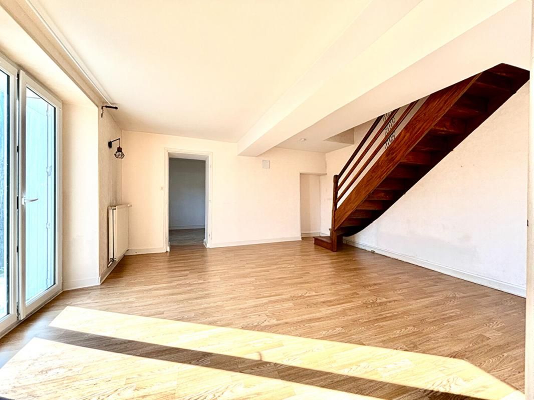 VARRAINS Maison Varrains 5 pièce(s) 104m2 3