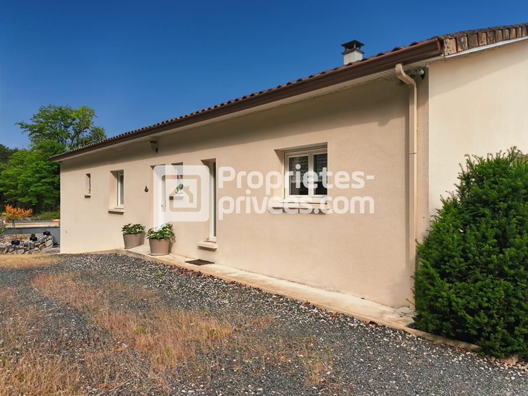 TRELISSAC Contemporaine grand confort de plain pied, équipée PMR, 3 chambres, vaste terrasse sur vue dégagée, jardin clôt paysagé 4