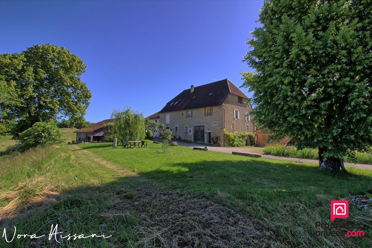 MONTMOROT Demeure de prestige Montmorot 2