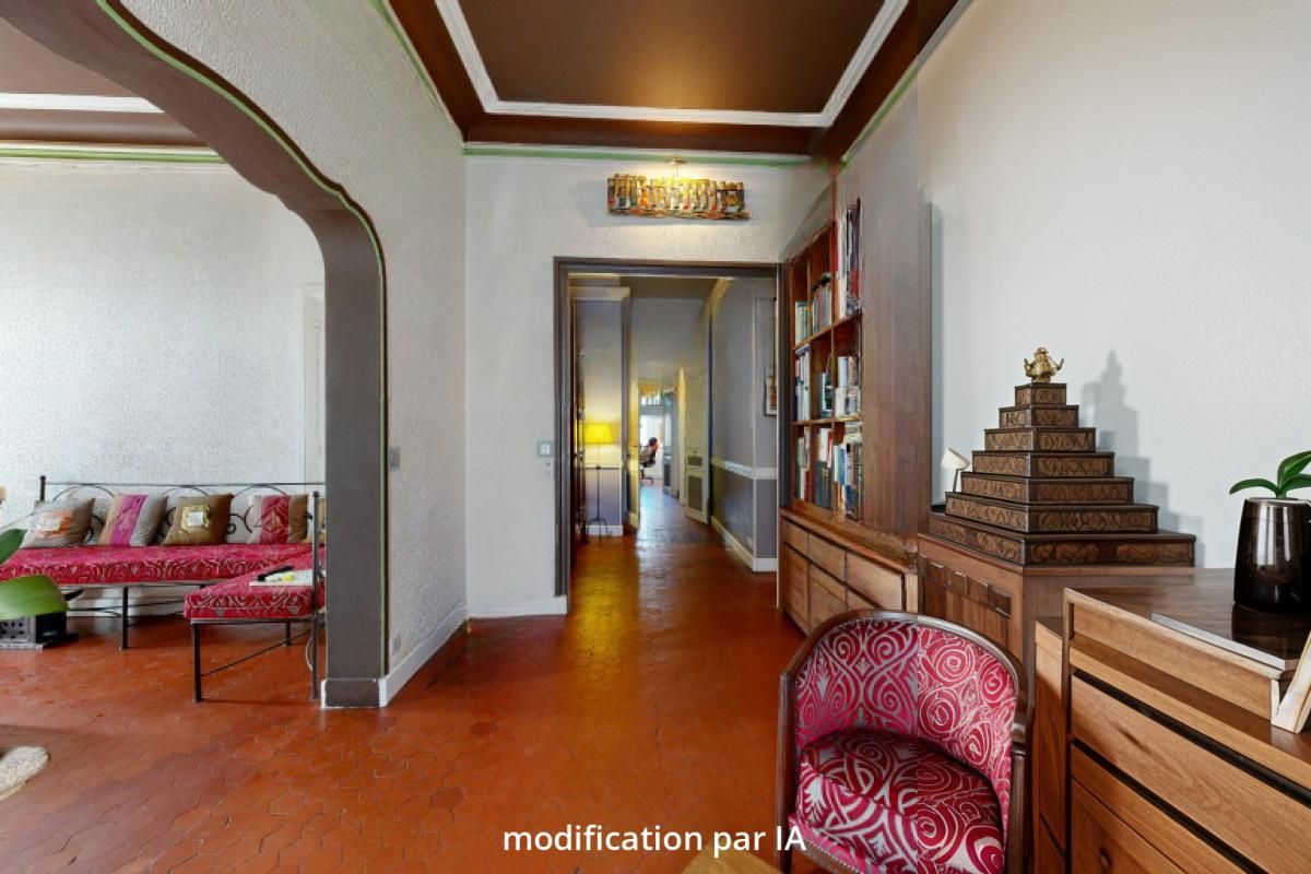 MARSEILLE-1ER-ARRONDISSEMENT Appartement Marseille 6 pièce(s) 157.83 m2 3