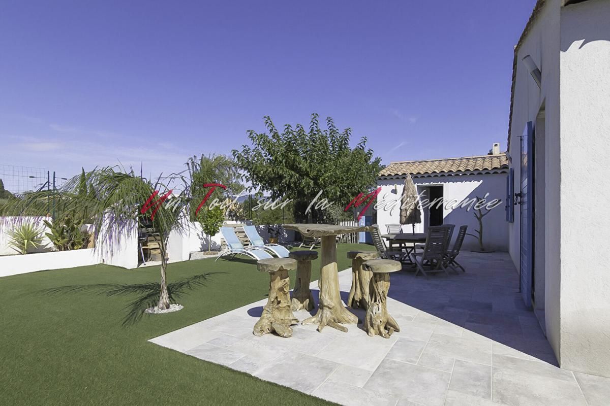 Maison récente de plain pied, 4 pièces, 3 chambres, 81m2 avec garage à Pierrefeu Du Var