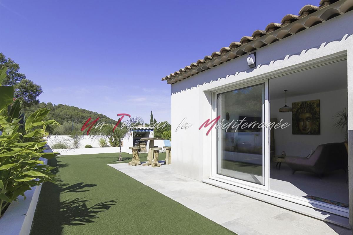 PIERREFEU-DU-VAR Maison récente de plain pied, 4 pièces, 3 chambres, 81m2 avec garage à Pierrefeu Du Var 2