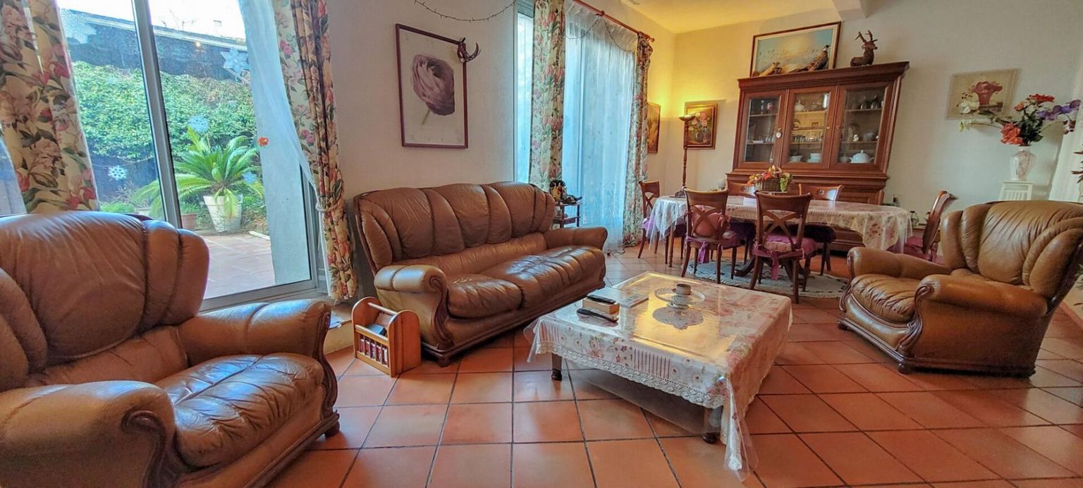LEZIGNAN-CORBIERES Belle Maison de Maitre avec studio, cour et garage 3