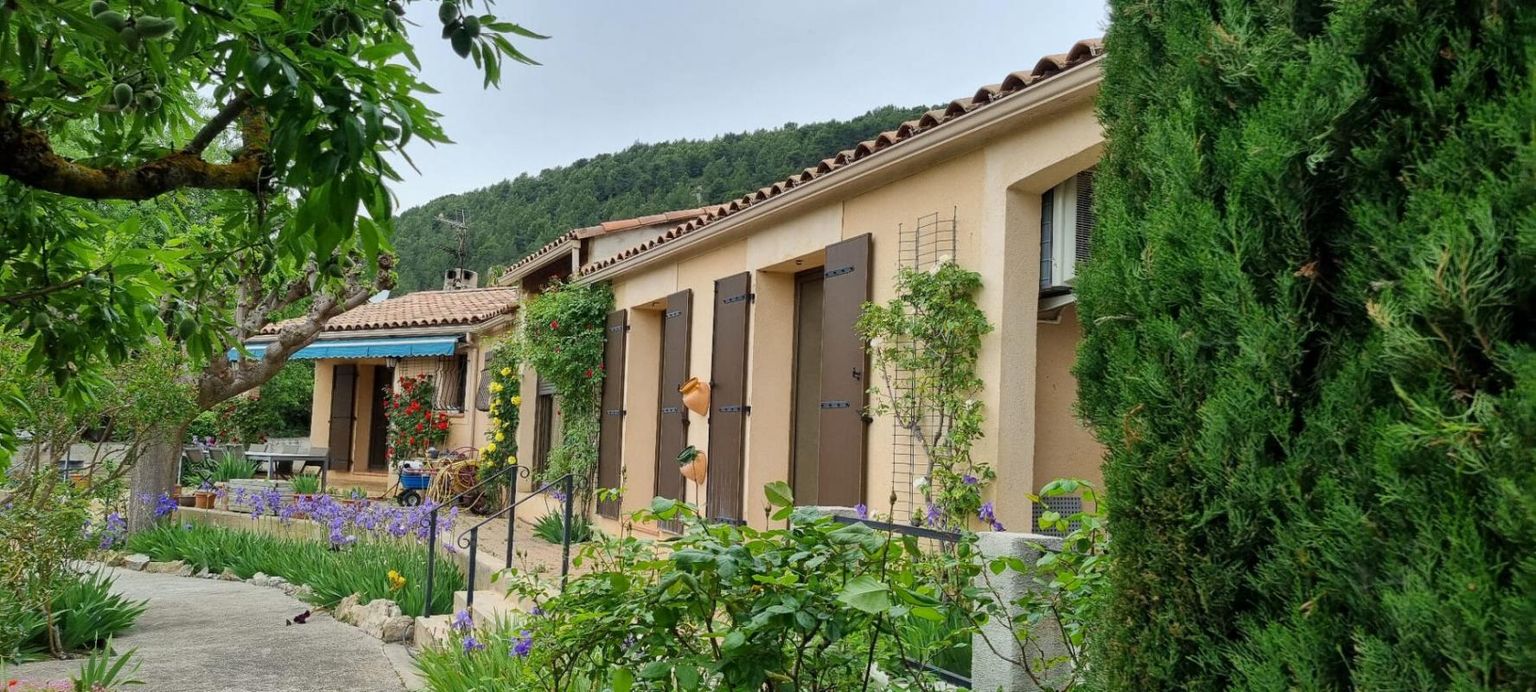 CUGES-LES-PINS GRANDE VILLA DE PLAIN PIED  175 m² sur 1400 m² de terrain 2