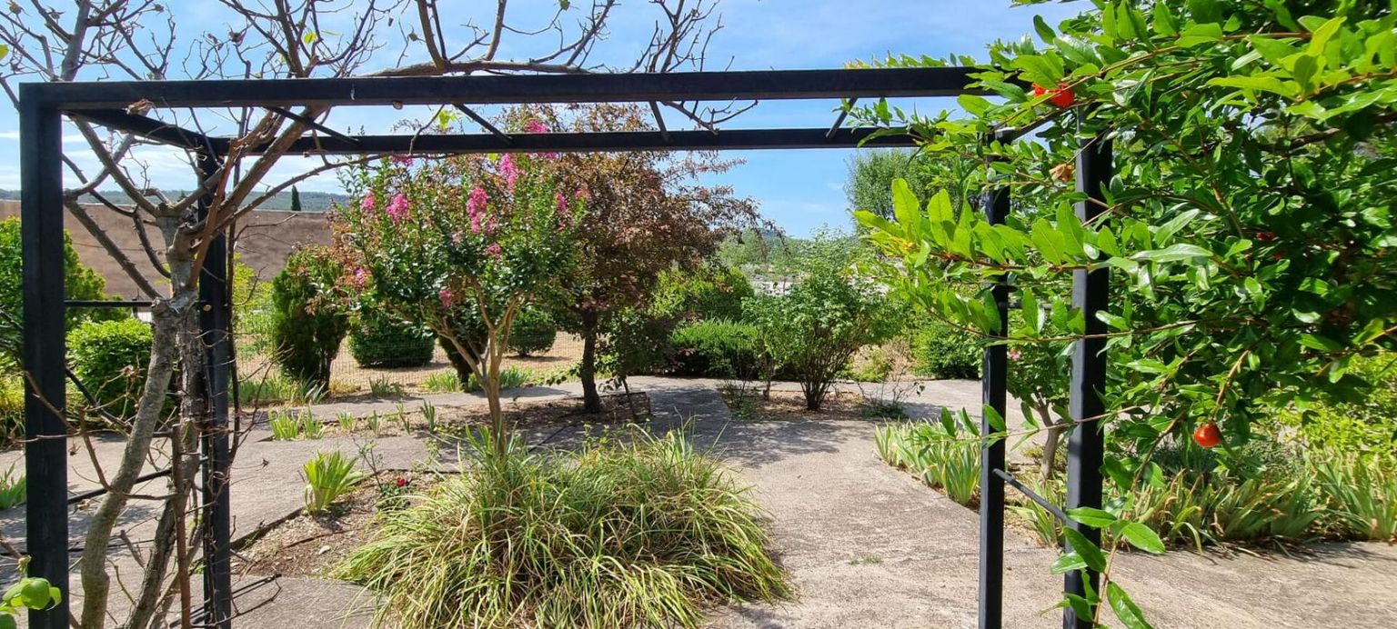 CUGES-LES-PINS GRANDE VILLA DE PLAIN PIED  175 m² sur 1400 m² de terrain 4