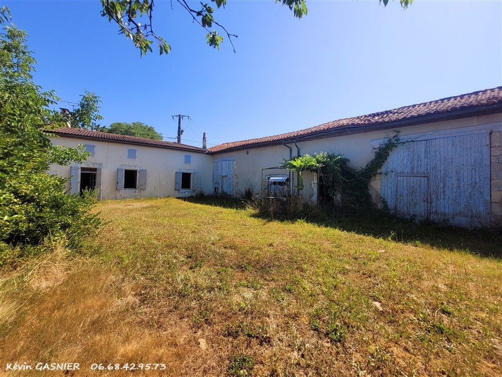 CHASSENEUIL-SUR-BONNIEURE LES PINS (16260) : Maison de campagne + nombreuses dépendances 1