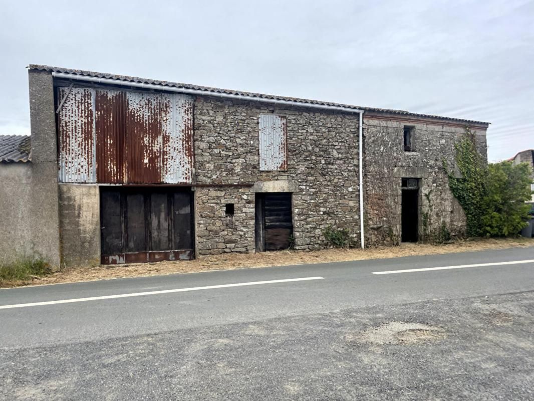 Ancienne habitation et bâtiment à rénover