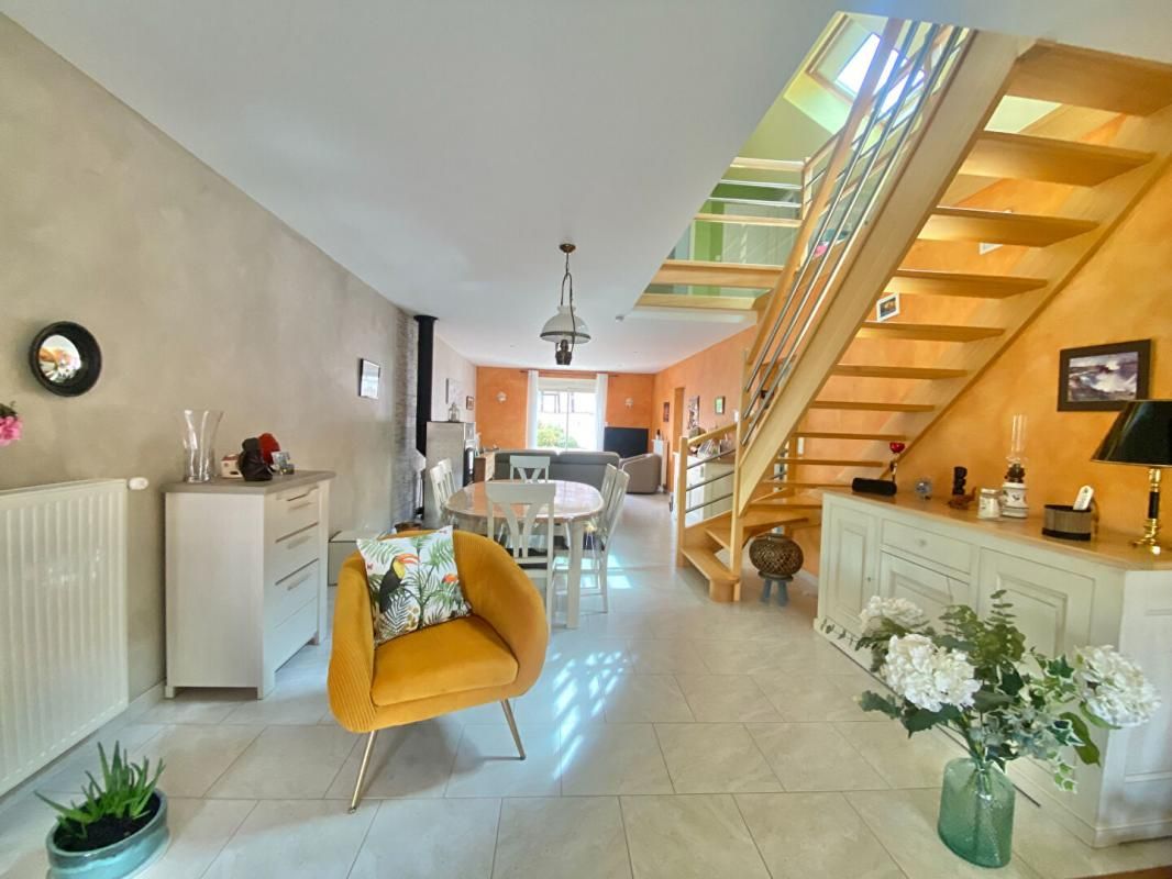 L'AIGLE Maison L Aigle 5 pièce(s) 273 m2 2