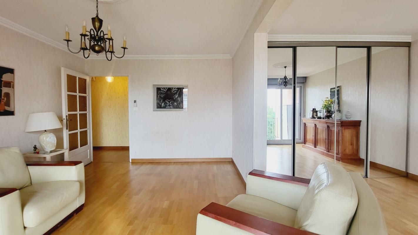 TOULOUSE Appartement Toulouse 5 pièce(s) 99 m2 3