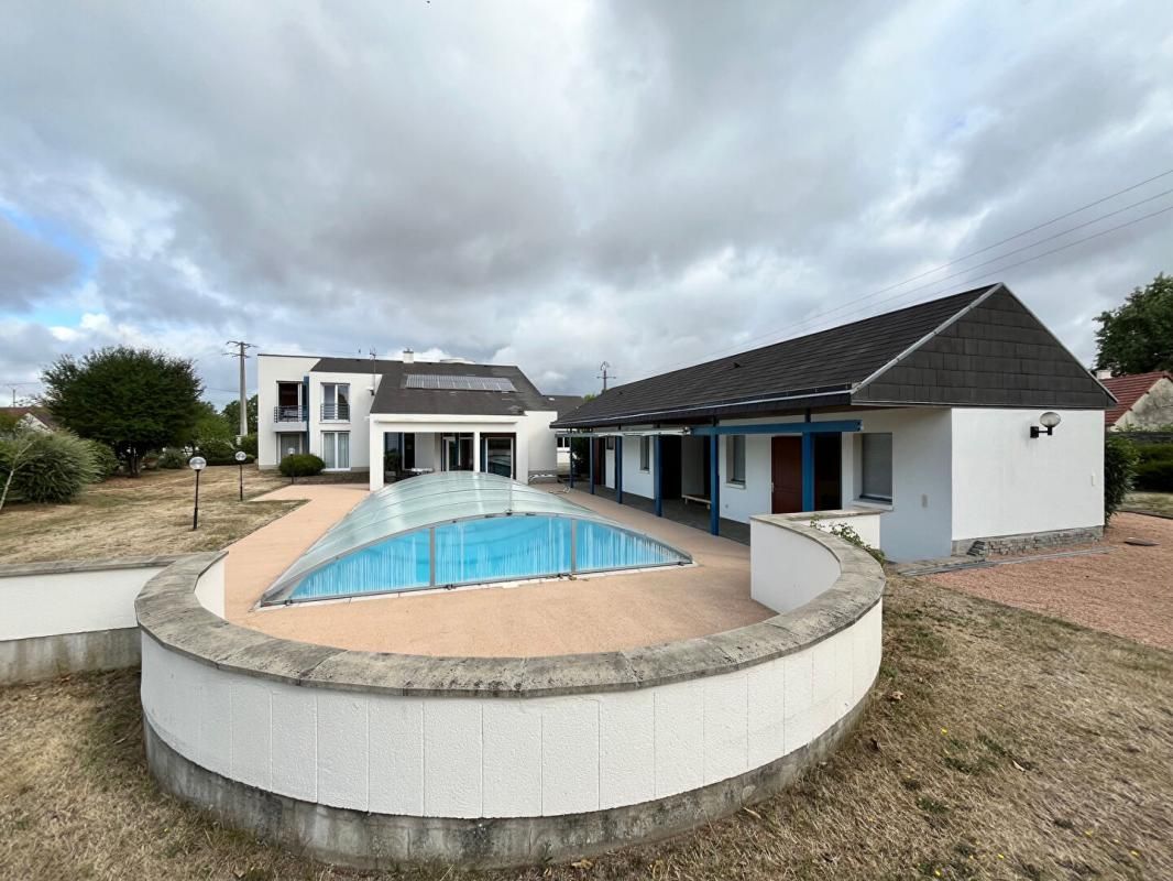 AVERMES Maison Avermes piscine tennis chauffage géothermie 1