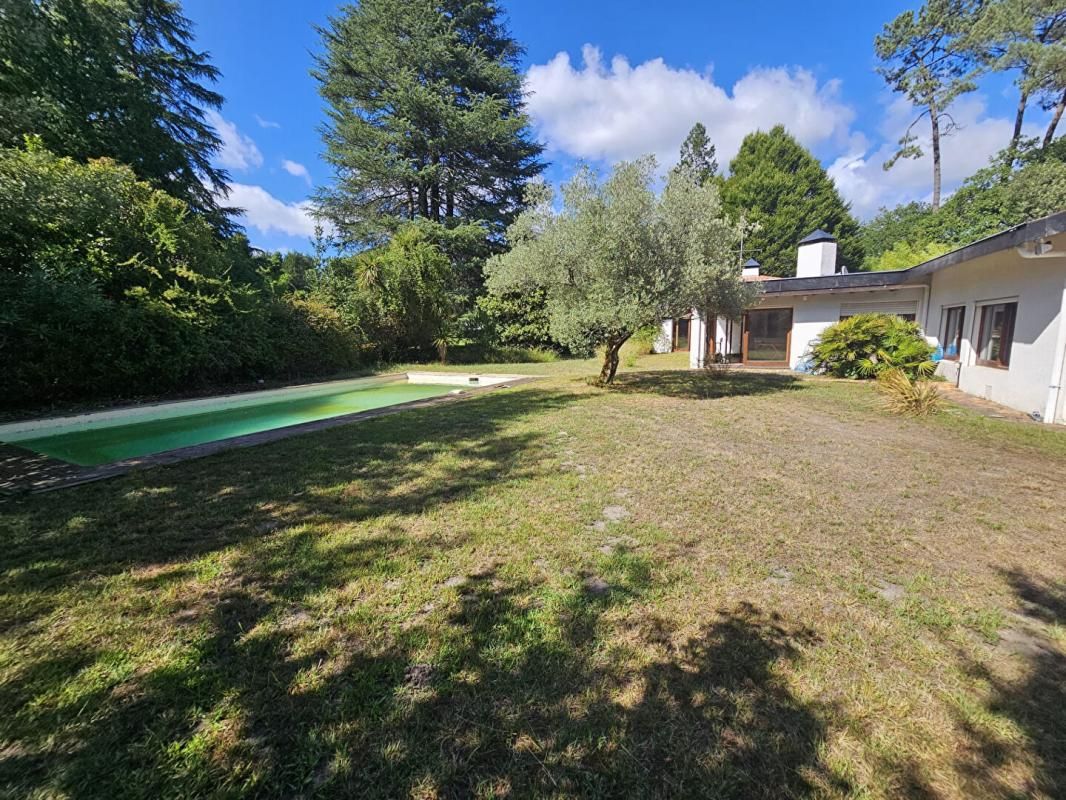 SAINT-PAUL-LES-DAX Villa d'architecte 6 pièce(s) 225 m2 1