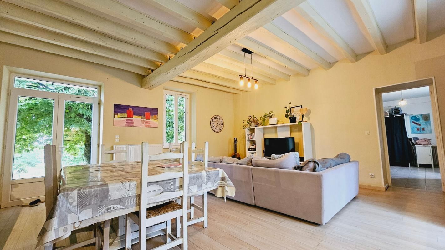 SAINT-GERMAIN-DU-PUY MAISON 6 PIECES 5 CHAMBRES + 2 STUDIOS INDEPENDANTS 2