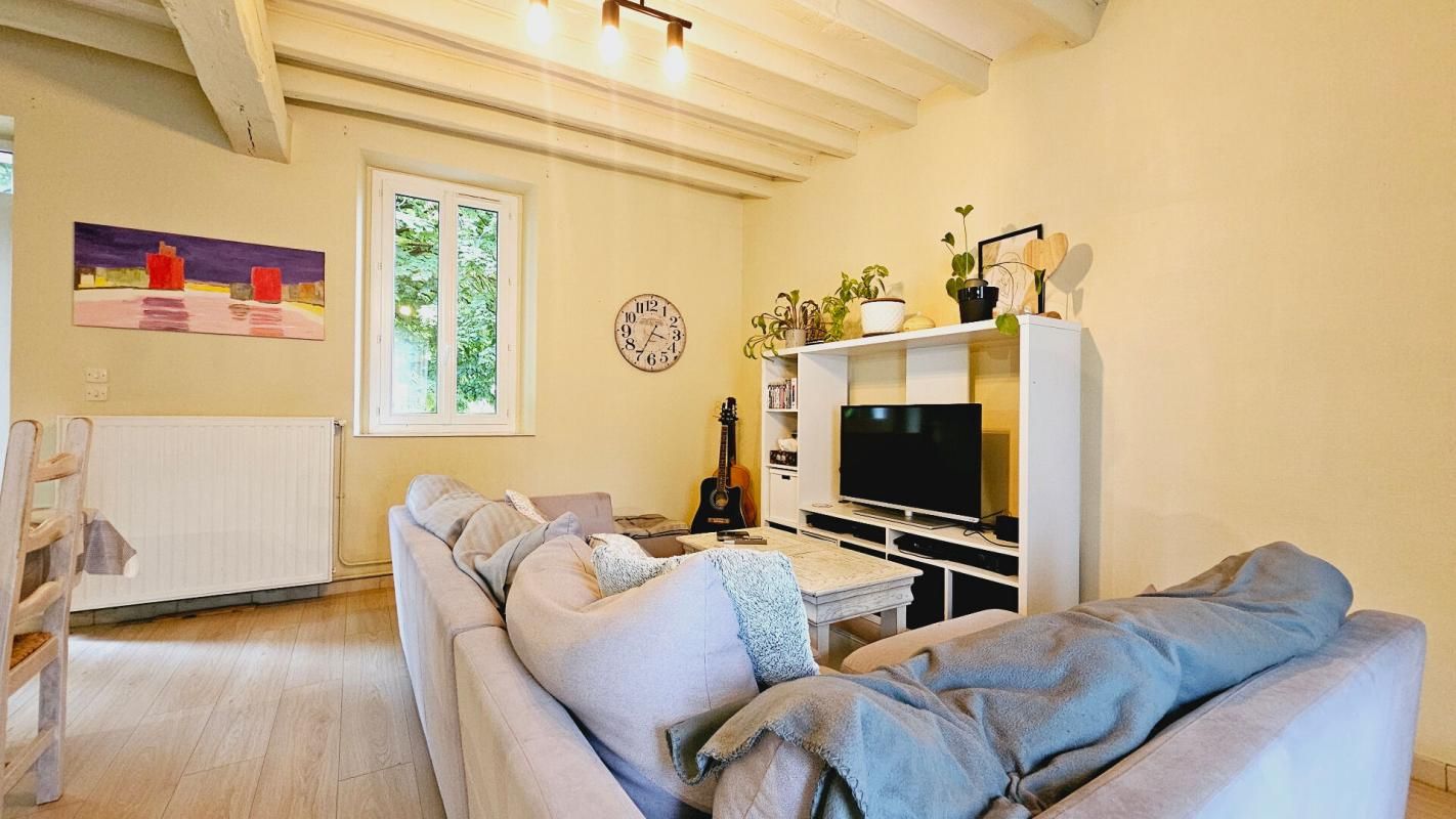 SAINT-GERMAIN-DU-PUY MAISON 6 PIECES 5 CHAMBRES + 2 STUDIOS INDEPENDANTS 4