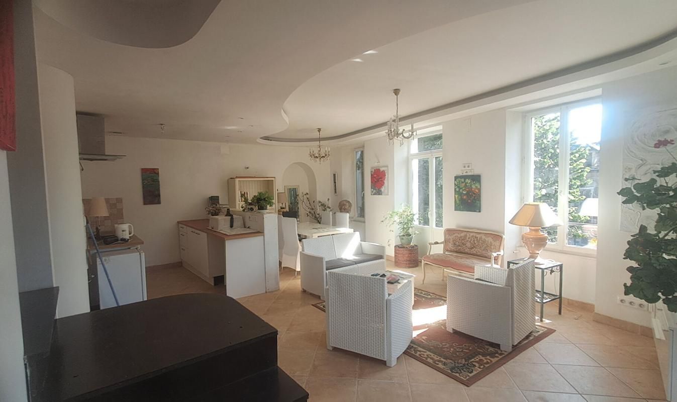 CLAMECY Maison Clamecy 8 pièce(s) 226 m2  122 000 2