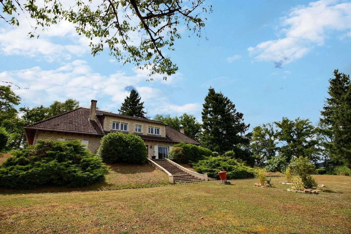 BRIVE-LA-GAILLARDE Grande Maison familiale 7 pièces-Terrain 5000m²-Vue imprenable-5 minutes de Brive Ouest 1