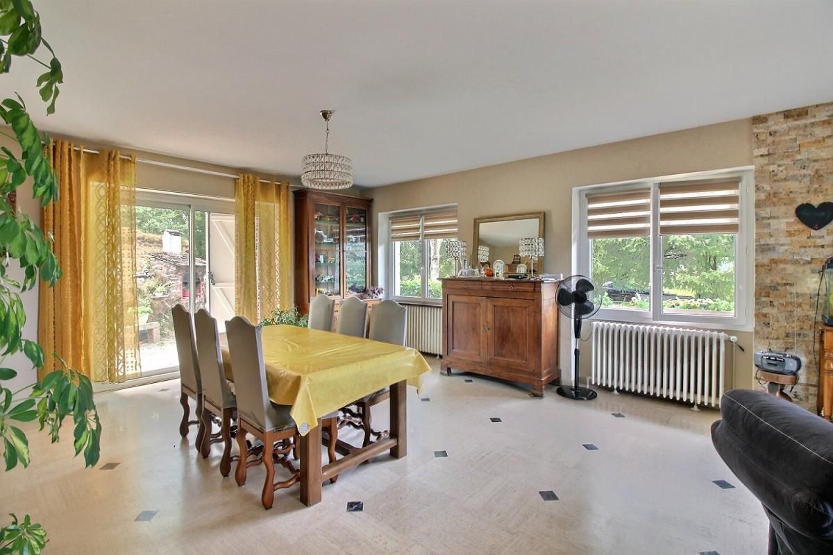 BRIVE-LA-GAILLARDE Grande Maison familiale 7 pièces-Terrain 5000m²-Vue imprenable-5 minutes de Brive Ouest 3