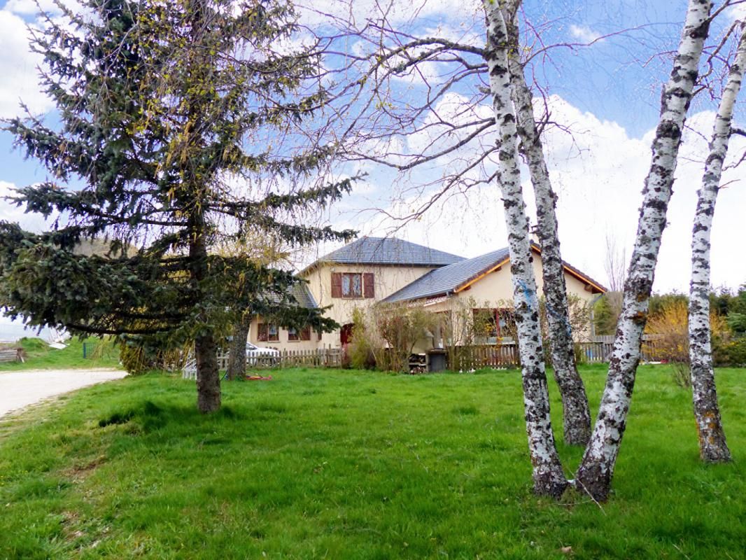 FAY-SUR-LIGNON Maison Fay Sur Lignon 7 pièce(s) 199 m2 2