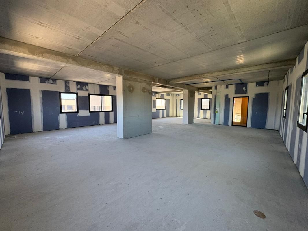 MONTFAVET Bureaux AGROPARC 112,60 m2   352 800 2