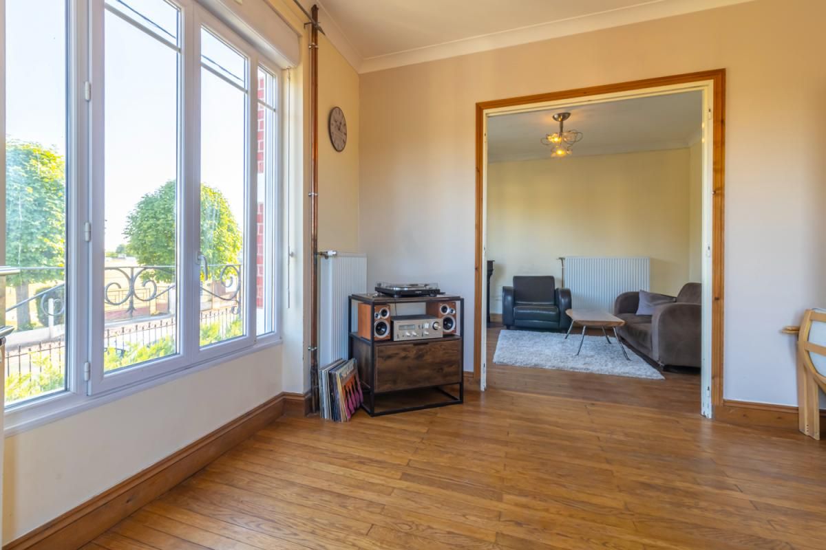 POULAINES Maison Poulaines 6 pièce(s) 90.26 m2 3