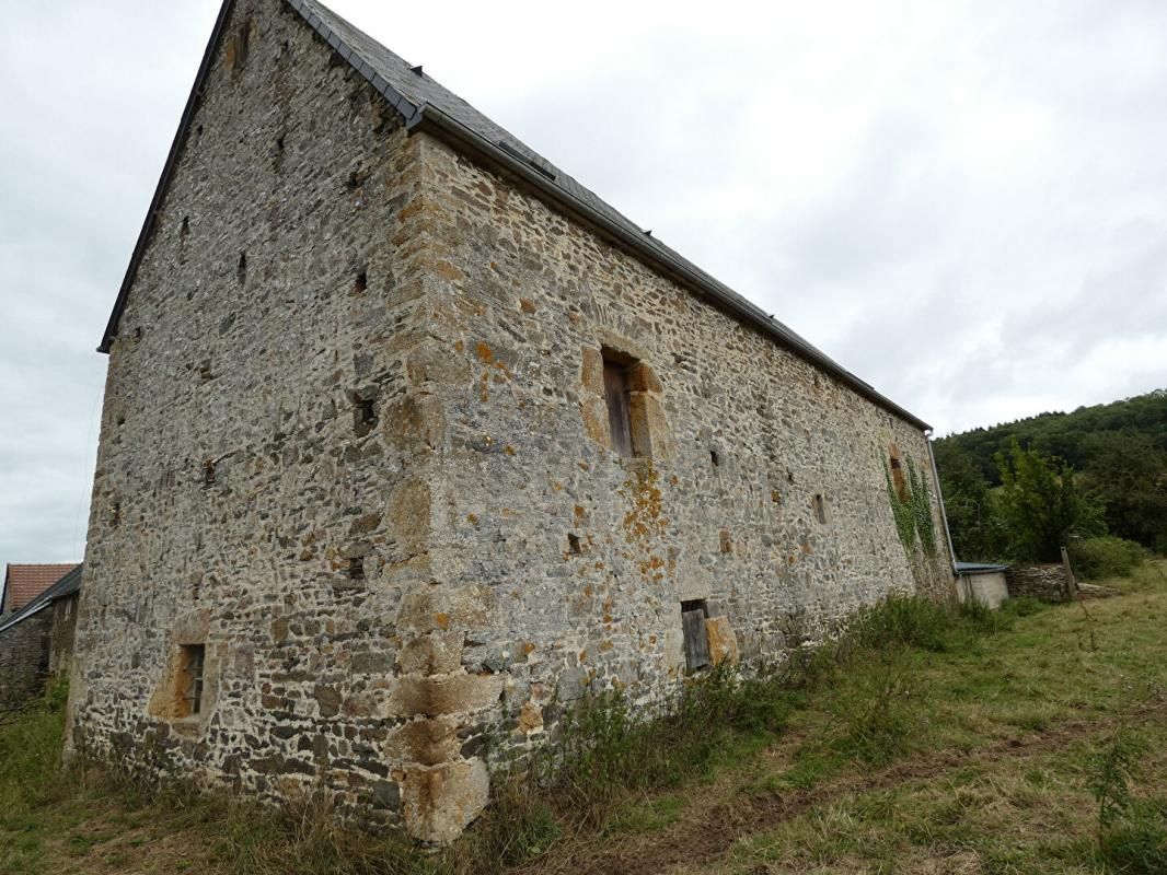 THURY-HARCOURT Ce Corps de ferme c'est votre futur lieu de vie qui vous attend 3
