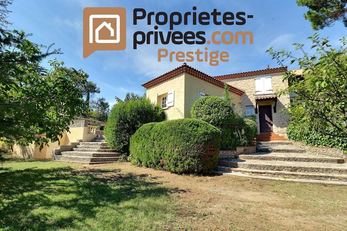 NIMES Nimes , quartier CIGALE, 10 pièce(s) 220 m2 2