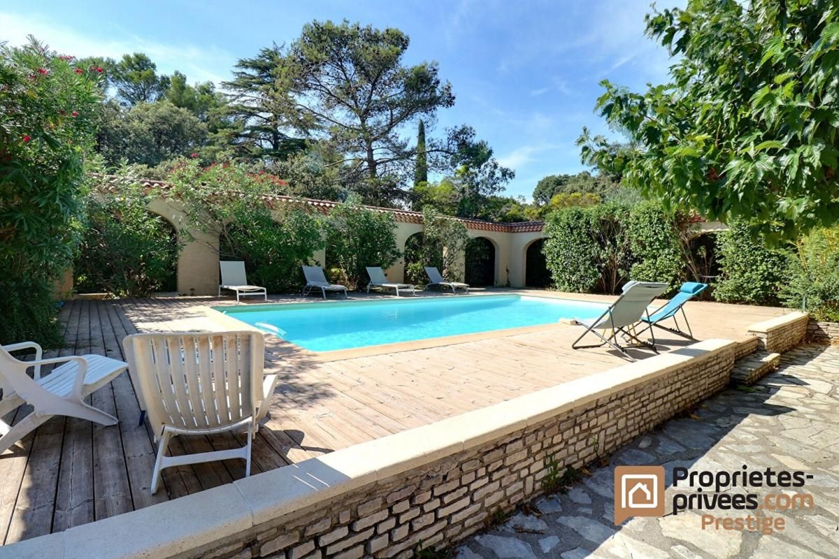 NIMES Nimes , quartier CIGALE, 10 pièce(s) 220 m2 4