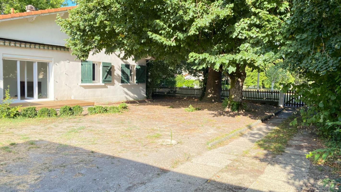 Maison Blanquefort 5 pièce(s) 81.30 m2, garage, terrasse et jardin