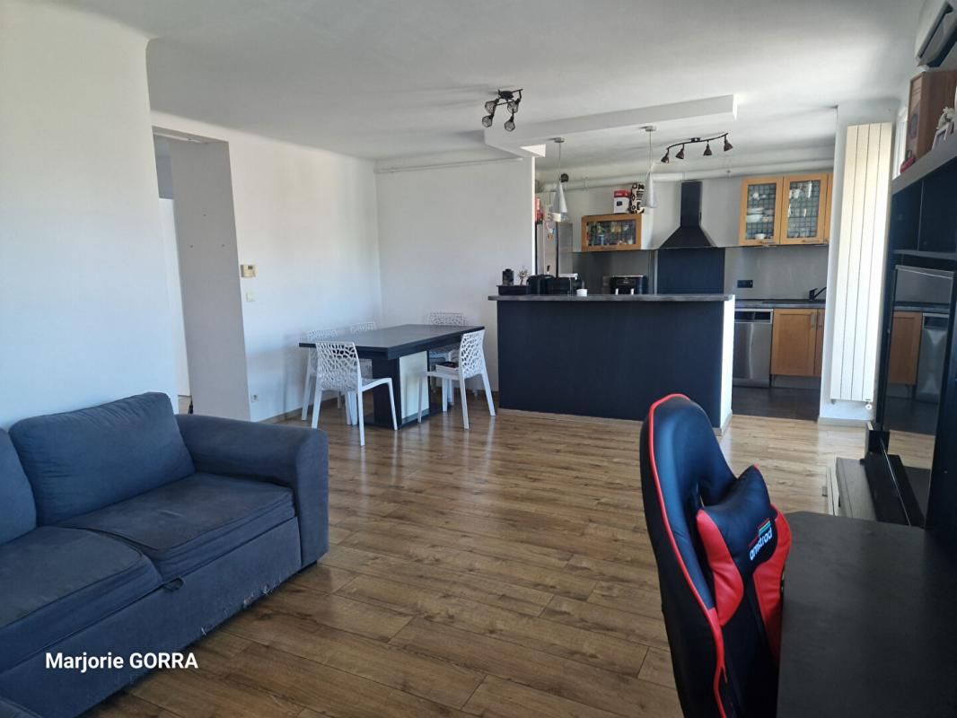 MARSEILLE-4E-ARRONDISSEMENT APPARTEMENT T4 +CAVE 4