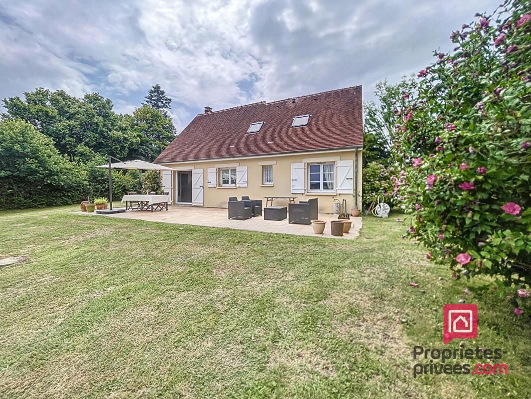 REMALARD Maison avec piscine et vue dégagée au coeur du Perche 130 m2 4 chambres 1