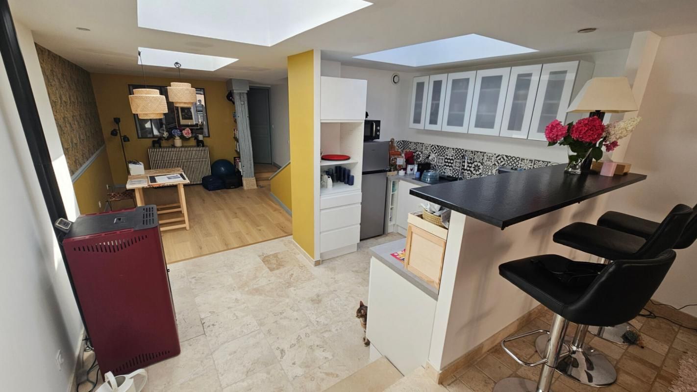 HOUDAN Houdan centre / RARE / Appartement entièrement rénové avec matériaux de qualité / 3 chambres 3