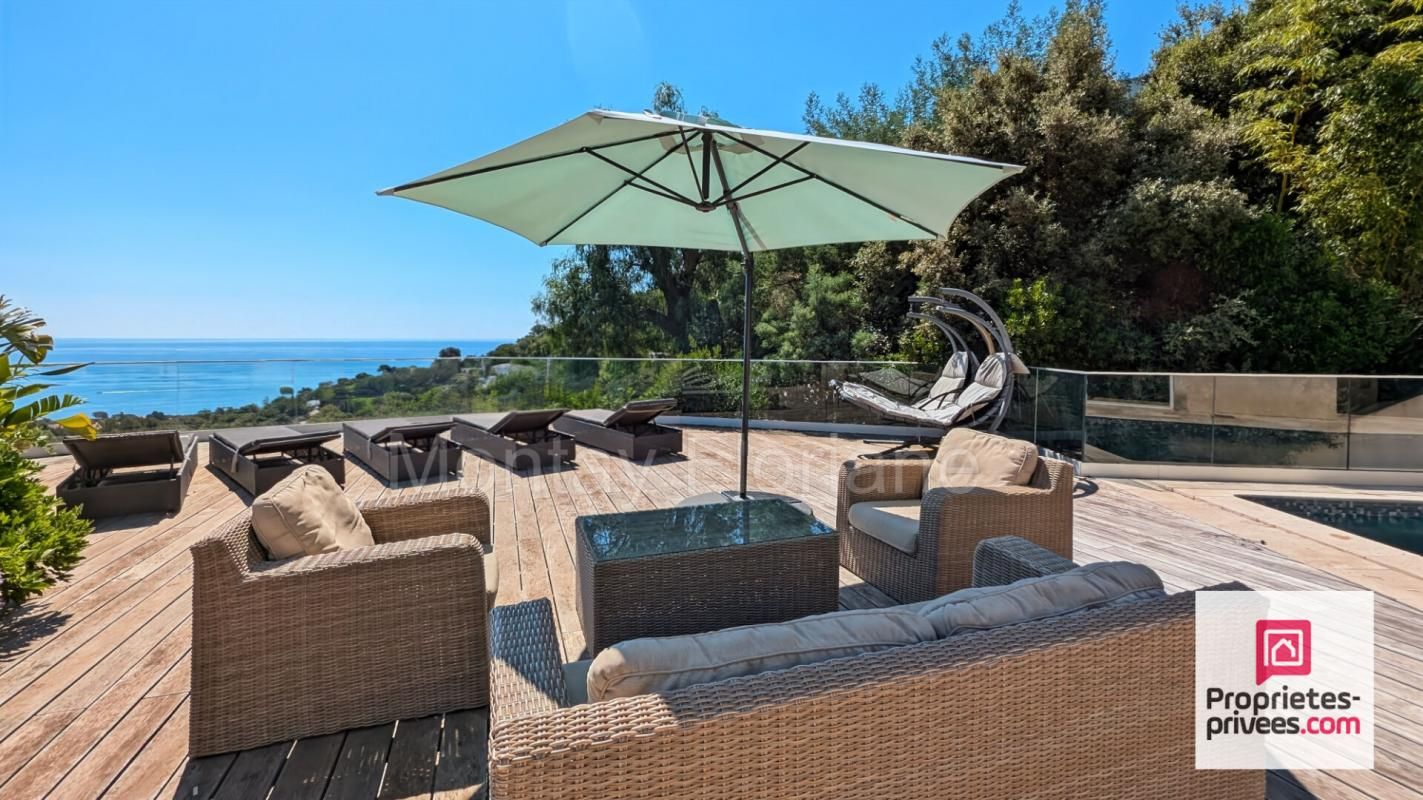 LES ISSAMBRES Vue mer panoramique ! Villa d'exception avec Piscine et Jacuzzi 2