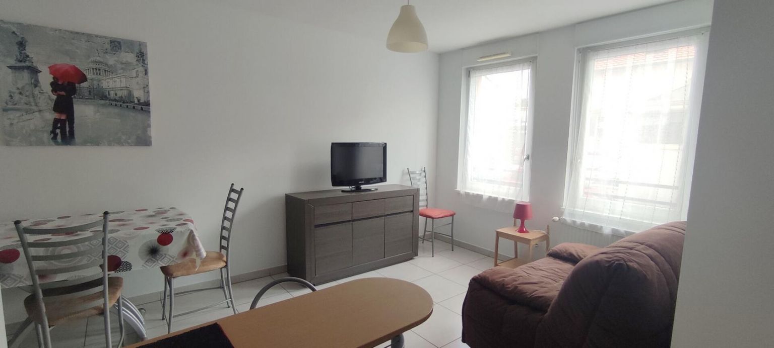 SAINT-BREVIN-LES-PINS Appartement Saint Brevin Les Pins 1 pièce(s) Studio centre ville 3