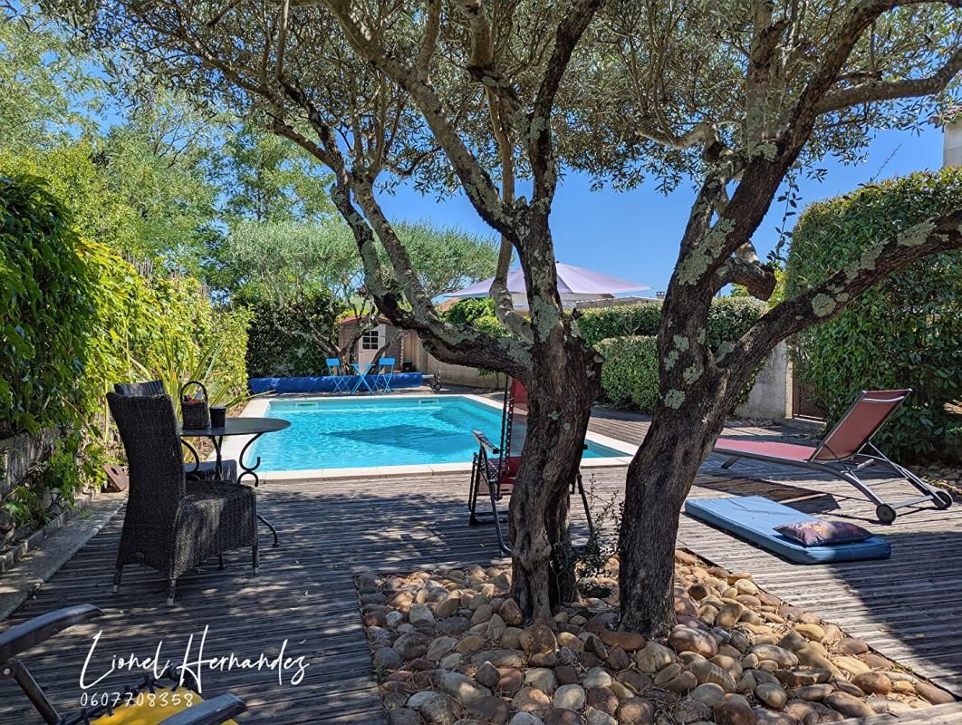 LES MAGES Belle propriété avec 3 logements et piscine au coeur des Mages (30960) 2