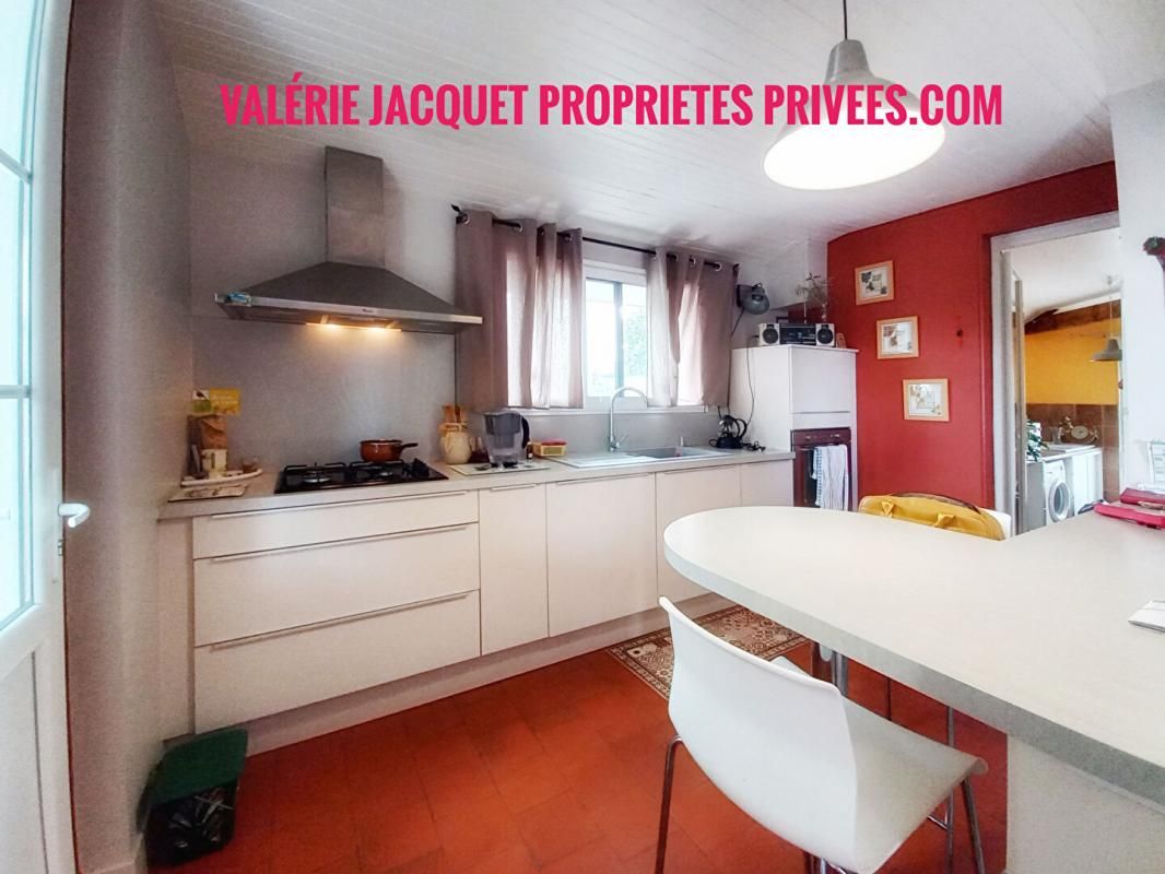 COUTRAS Maison familiale prête à vivre au coeur de Coutras 1