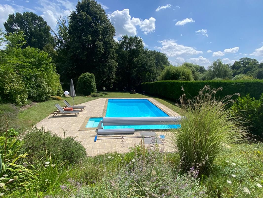 SENLIS 60300 Courteuil - Maison - 230m2 - 5 chambres - piscine 1