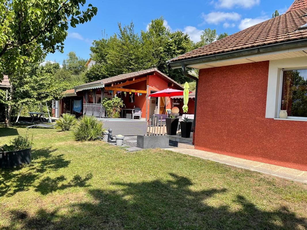 BELLEGARDE-SUR-VALSERINE ? Jolie maison de 158 m2 construite sur un terrain de 1670 m2 2