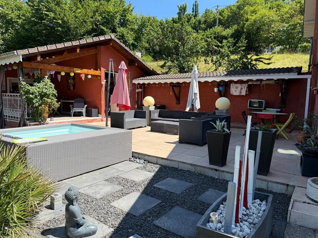 BELLEGARDE-SUR-VALSERINE ? Jolie maison de 158 m2 construite sur un terrain de 1670 m2 3