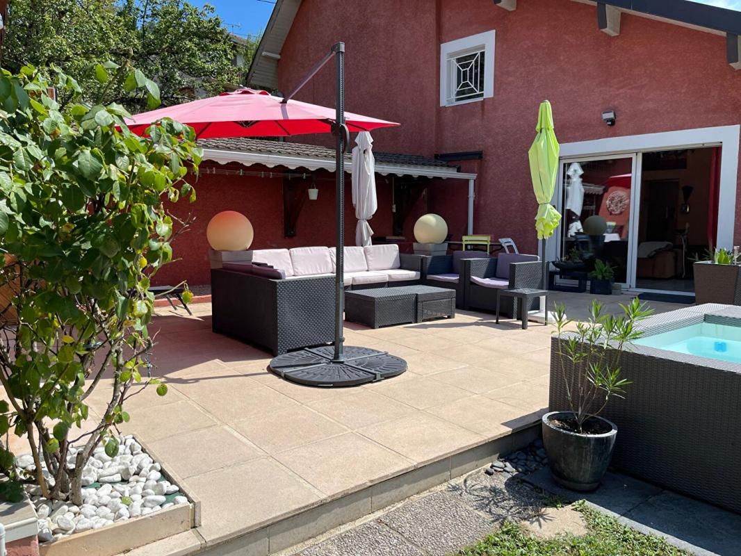 BELLEGARDE-SUR-VALSERINE ? Jolie maison de 158 m2 construite sur un terrain de 1670 m2 4