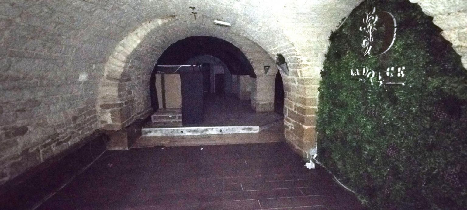 DIJON 21000 DIJON - Cession droit au bail Bar licence IV caveau 160 M² 2