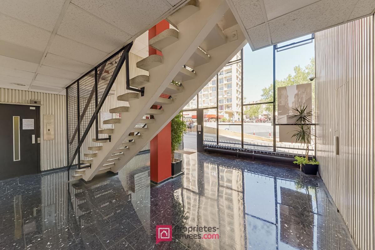MARSEILLE-1ER-ARRONDISSEMENT Marseille (13001) BOURSE - VIEUX-PORT - Exclusivité - Colocation T4 rénové et meublé 4