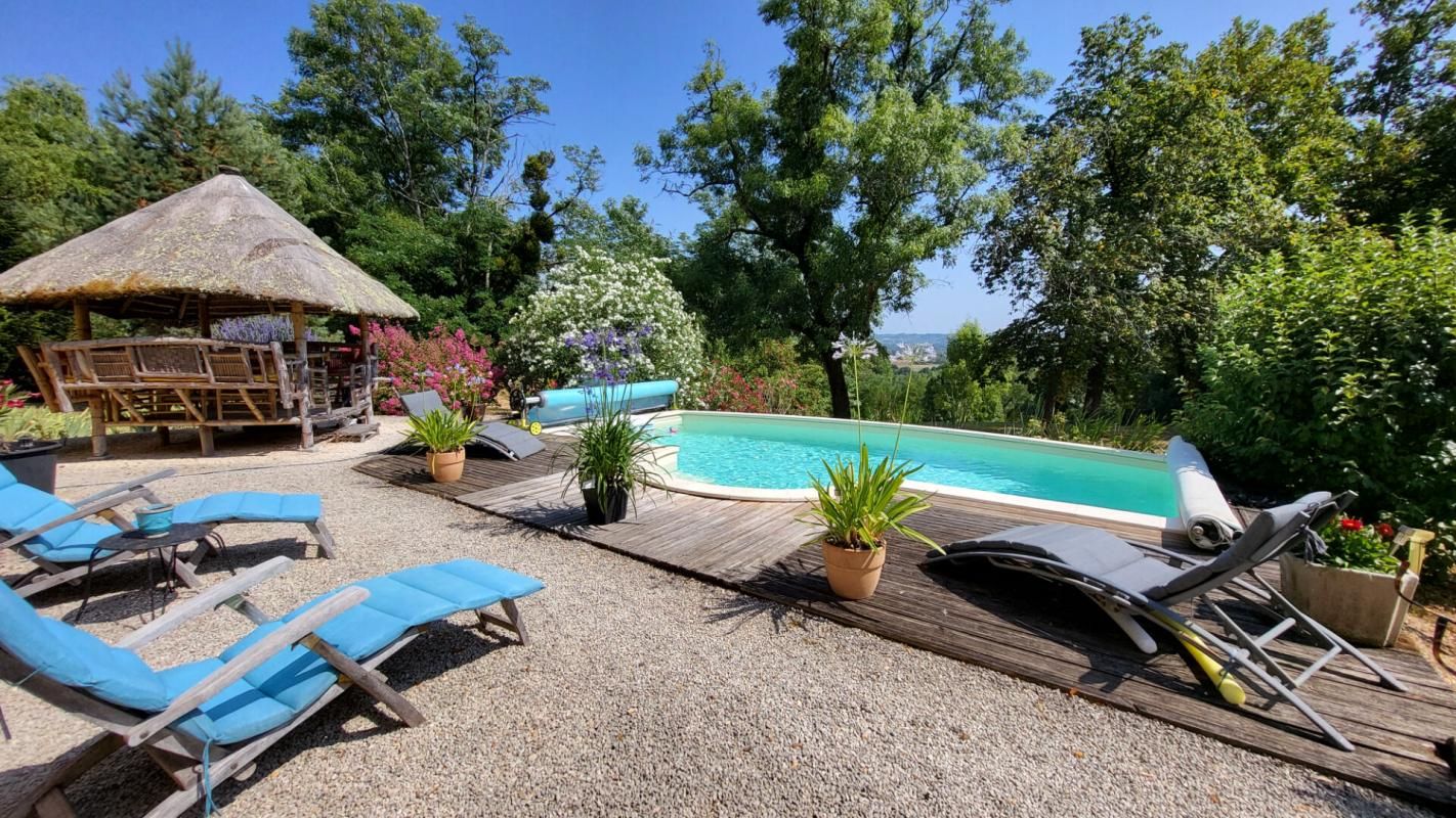 BERGERAC Maison typique rénovée , 11 ha terres et bois, seconde maison et dépendances 2