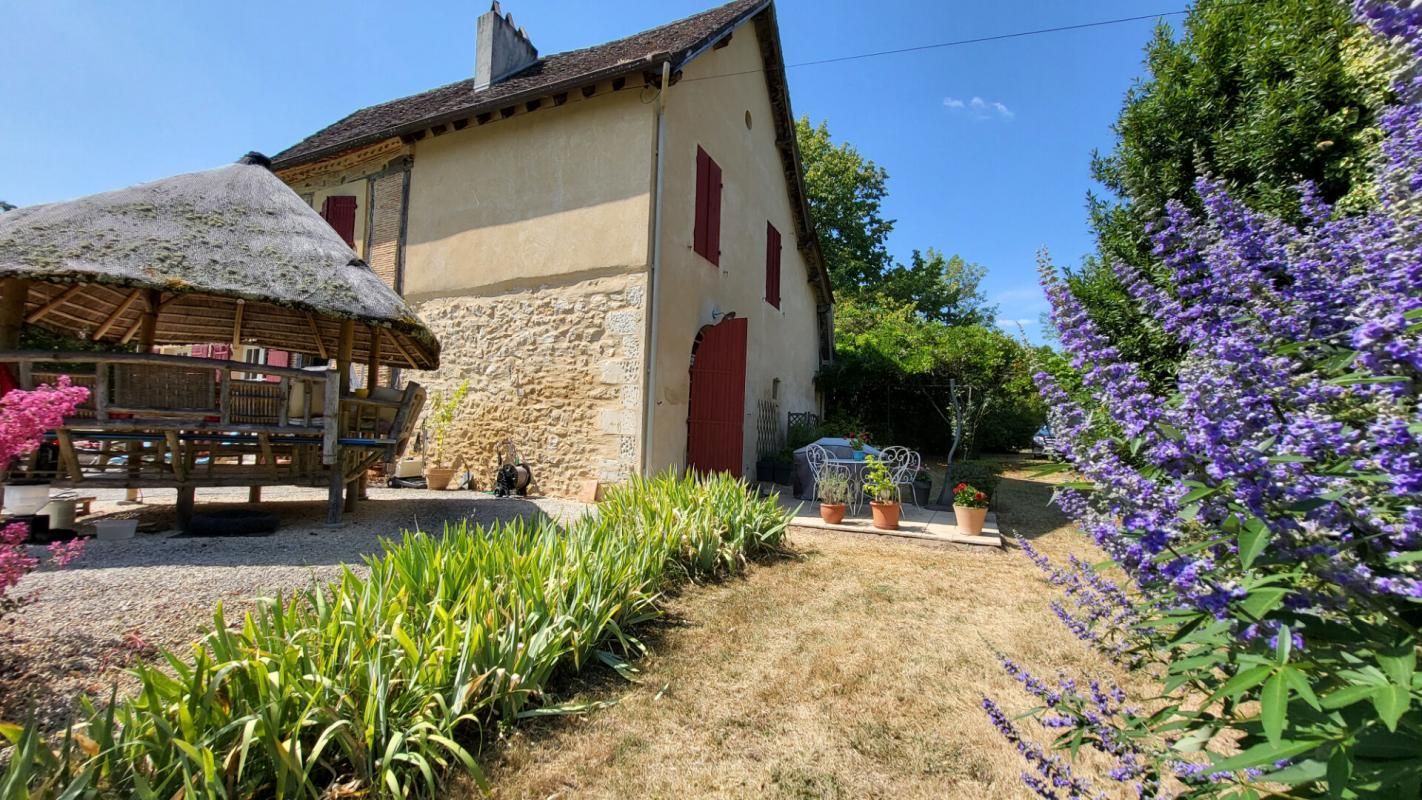 BERGERAC Maison typique rénovée , 11 ha terres et bois, seconde maison et dépendances 3