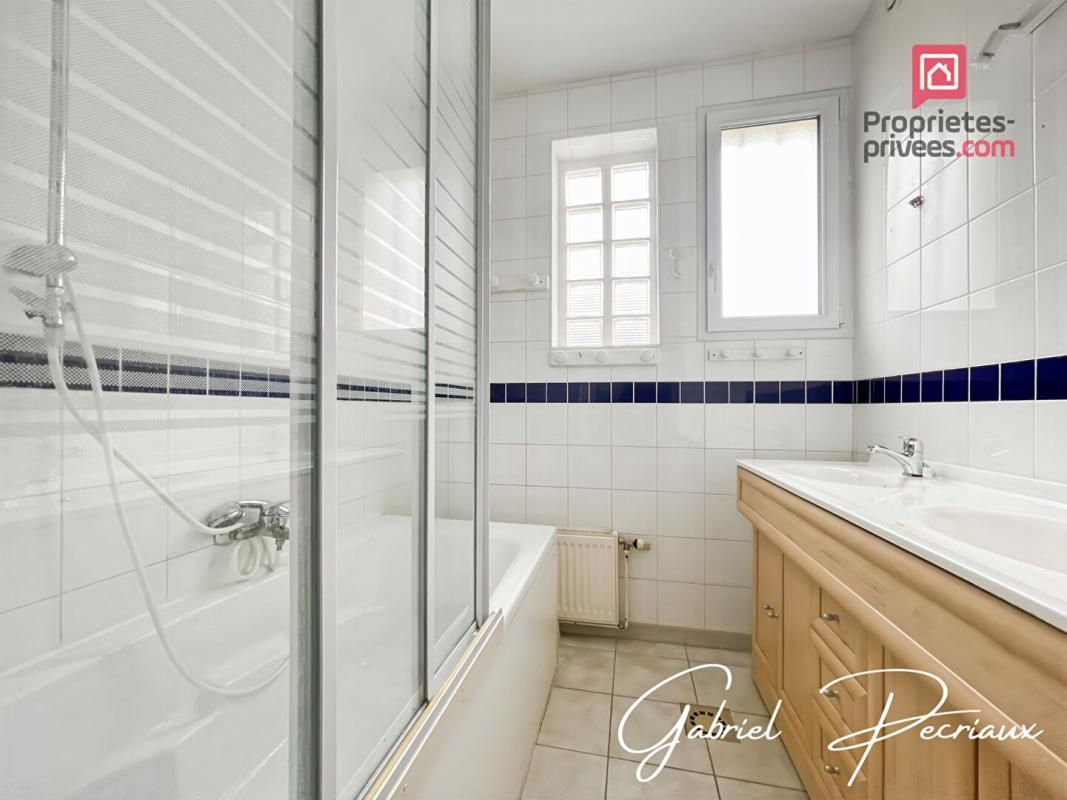 SAINT-ANDRE-LES-VERGERS Maison familiale 6 pièce(s) 116 m2 + grande dépendance 4